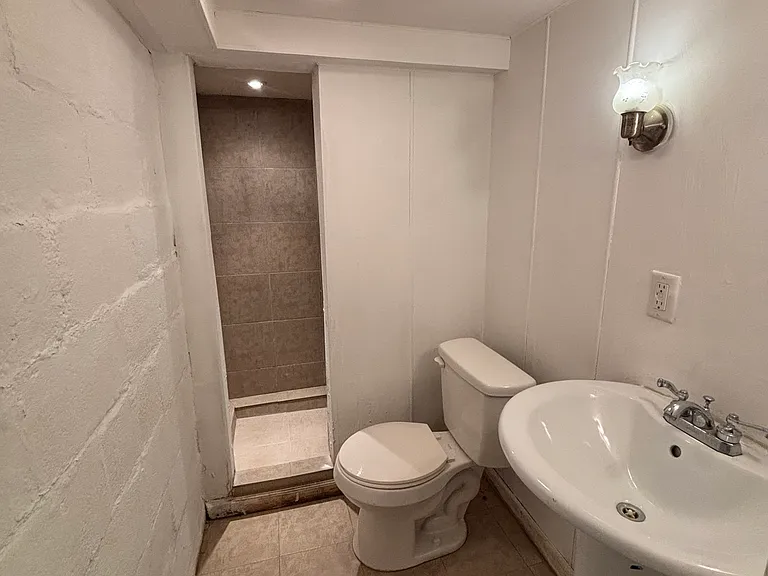 1204 Fallowfield Ave — Photo 33
