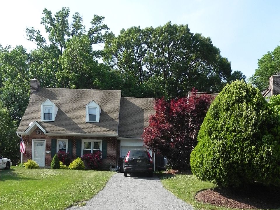 1st image of 9 E Salisbury Dr
