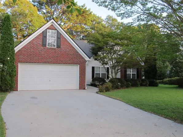 518 Red Tip Ct, Loganville, GA 30052