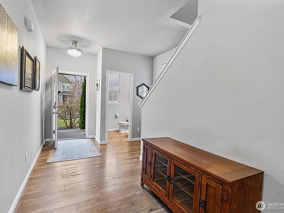 4th image of 9957 Justman Street SE
