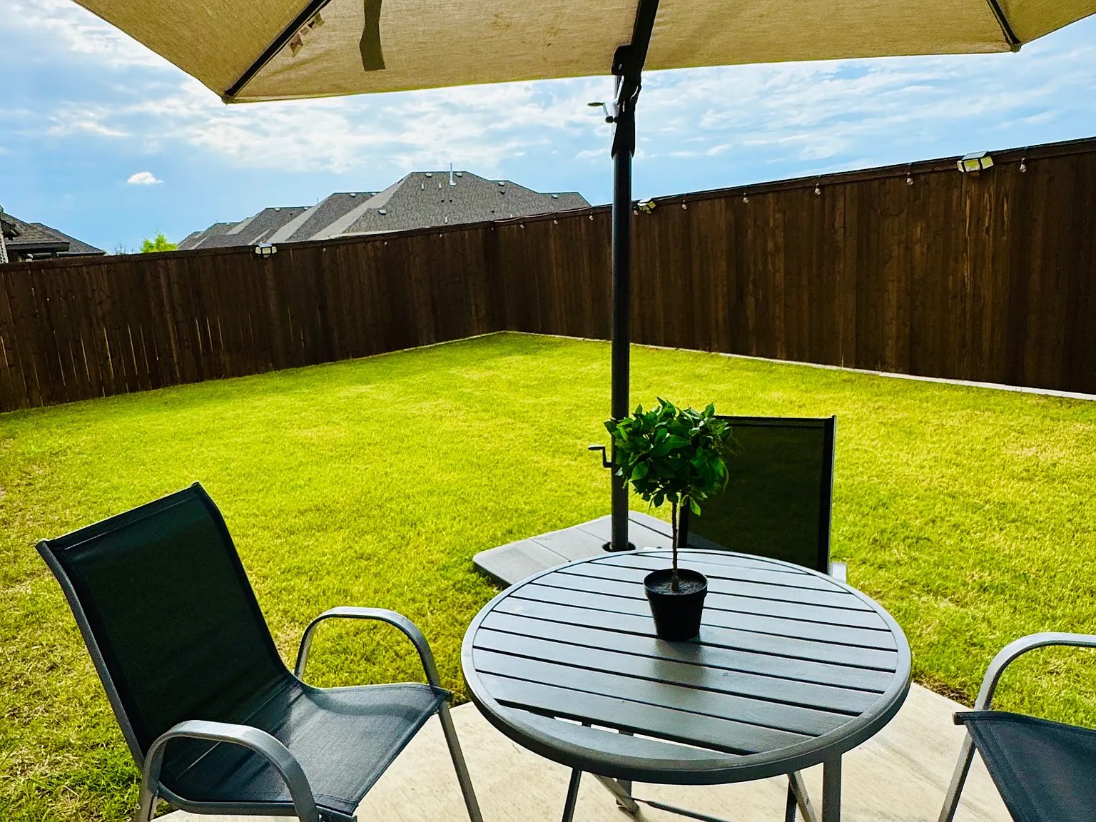 4 bed, 2119 sqft, $2,600 — Photo 4