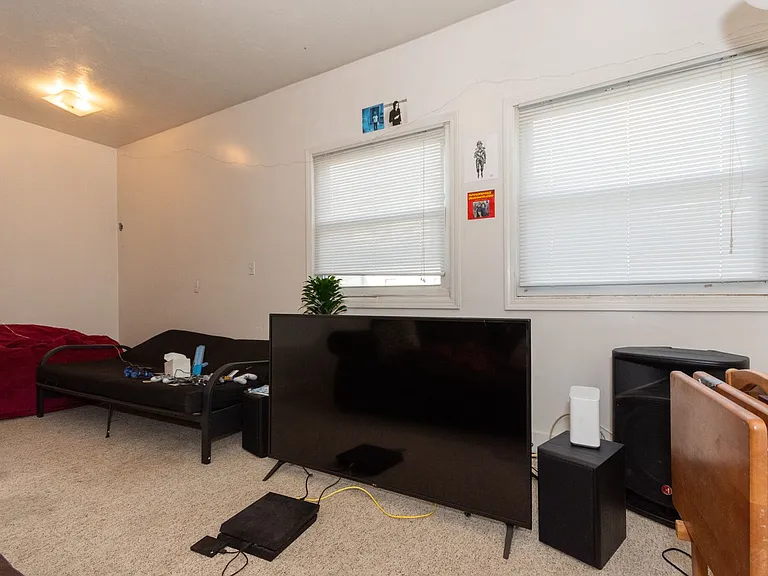 9 Ashford St #1A — Photo 12