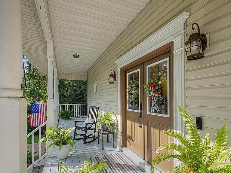 4596 Bayside Dr — Photo 6