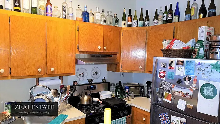 Rented by ZealEstate Group Inc | media 32