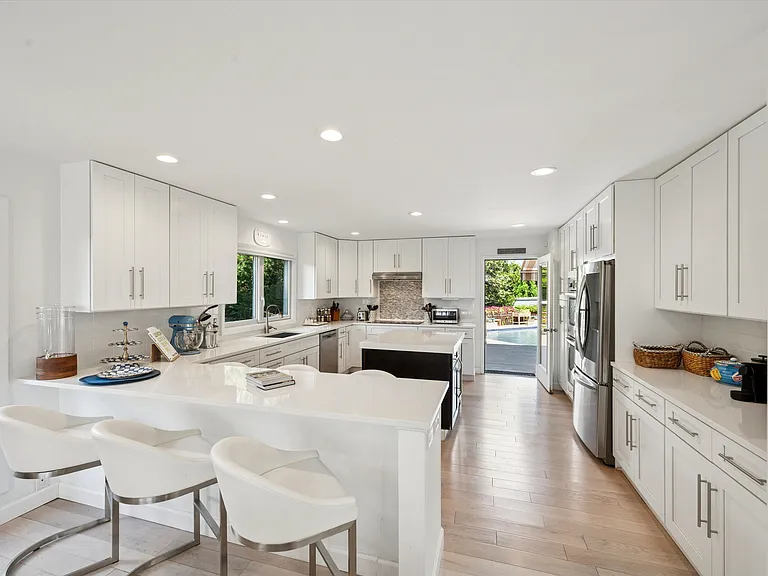 Reynolds Dr — Photo 13