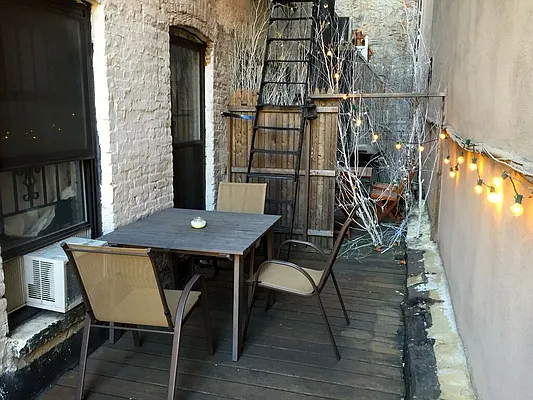 Rented by Chartwell Manhattan Realty | media 12