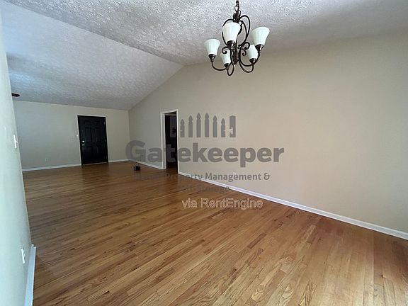 4th image of 468 Davis Rd