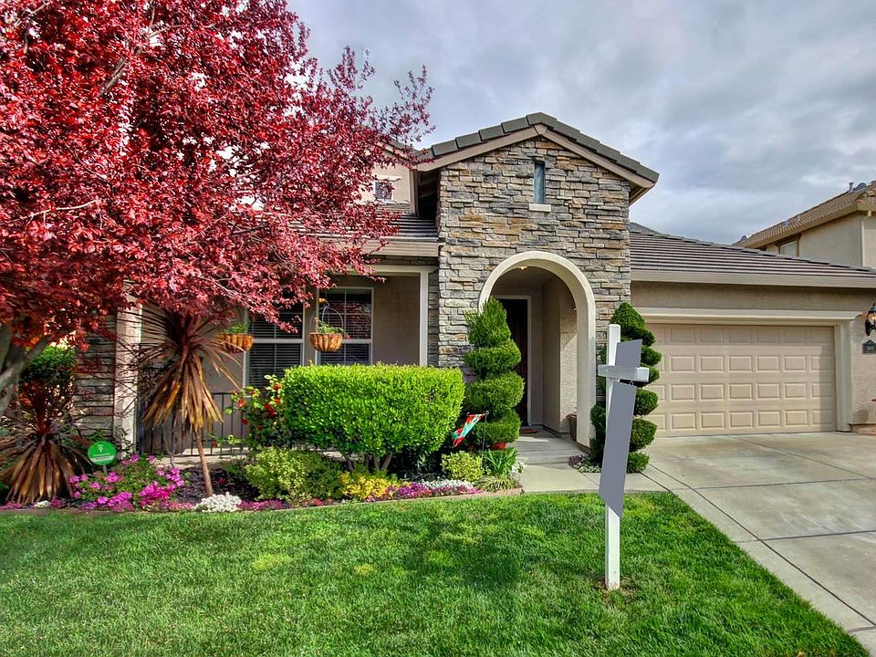 2nd image of 4801 Coppola Cir