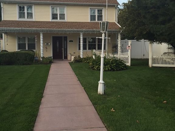 2nd image of 10 Audrey Ave