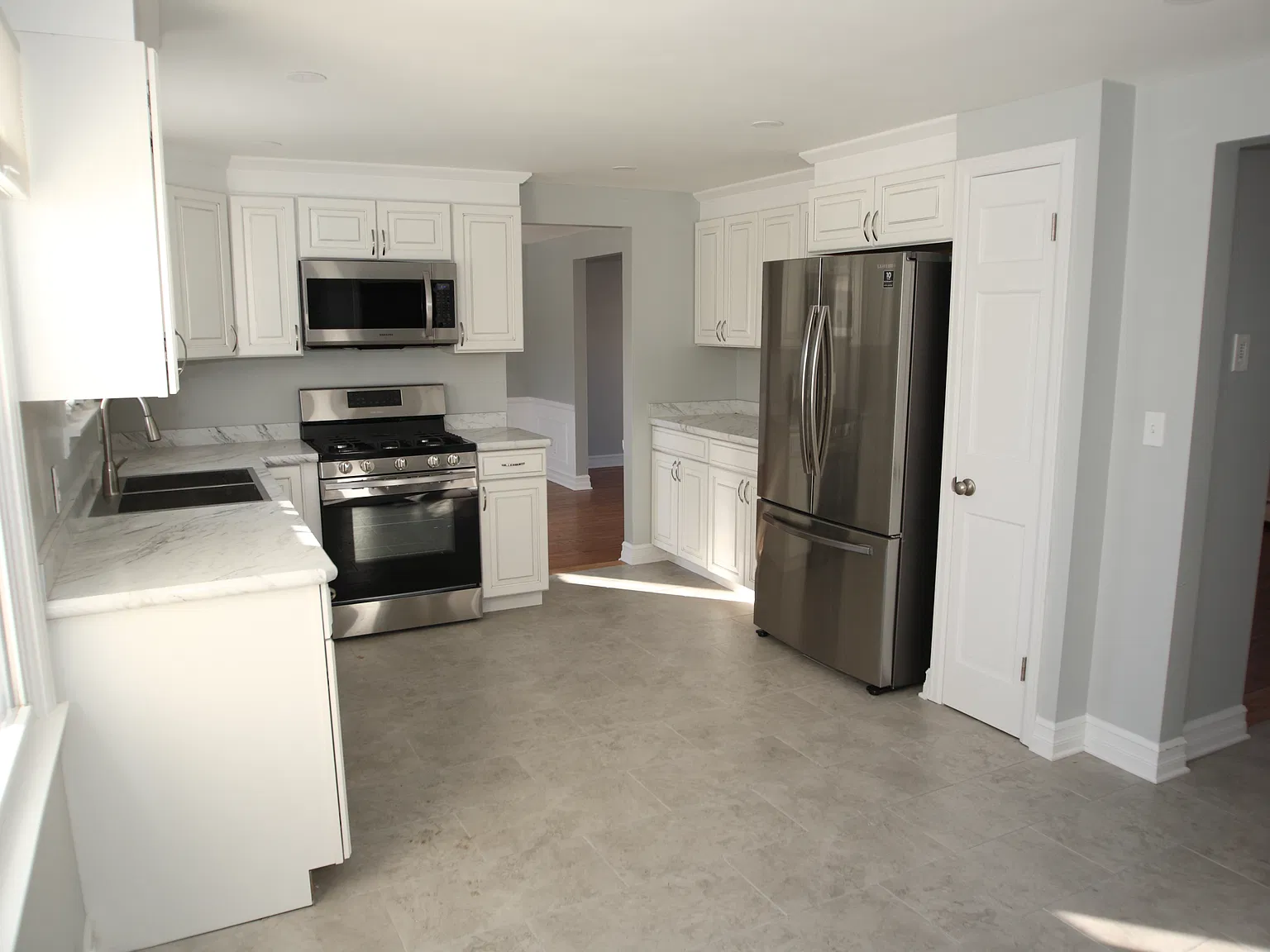 4 bed, 2600 sqft, $3,750 — Photo 3