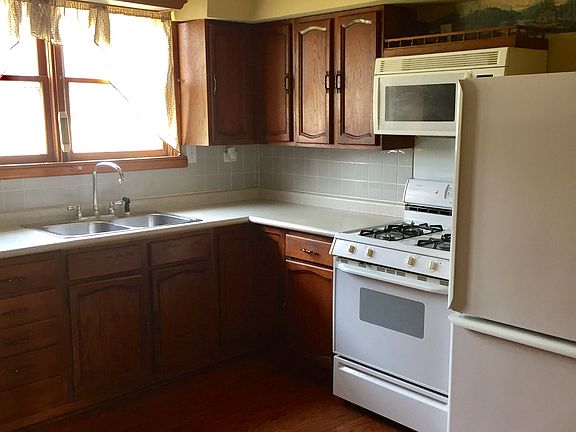 5th image of 37282 N Parma Ave