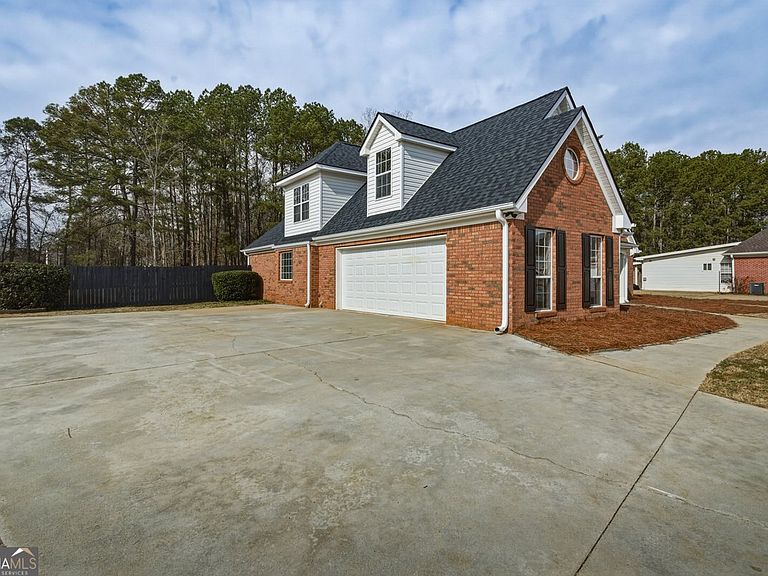 Listing photo 4