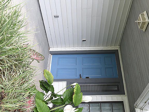 2nd image of 2213 Pine Tree Dr