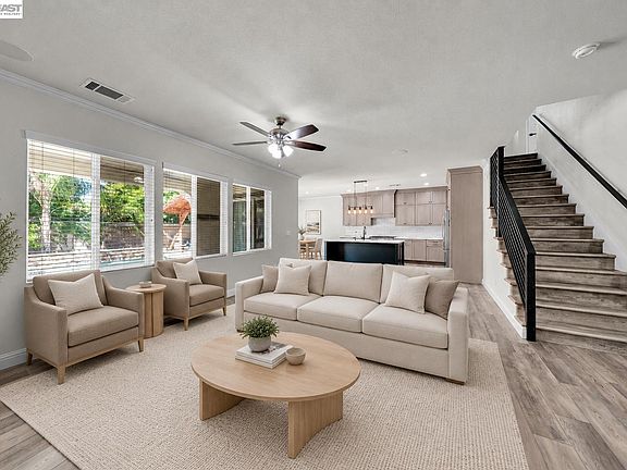 4th image of 2142 Harborage Way