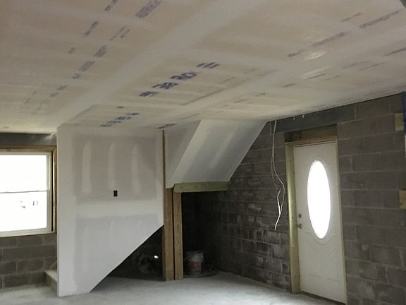 Lower level (front entrance)