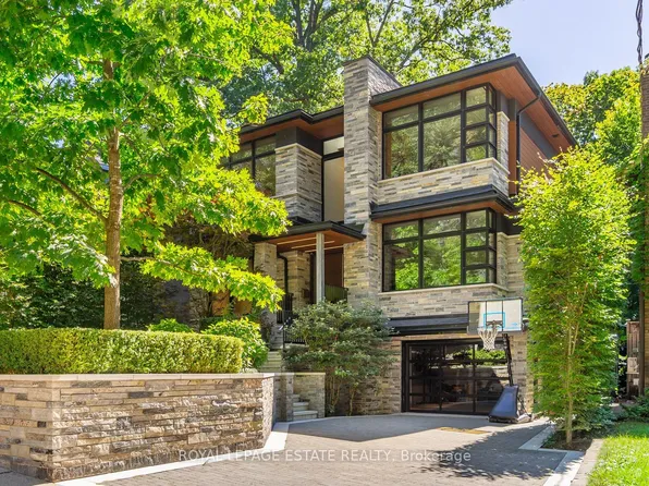 11 Pine Cres, Toronto, ON M4E 1L1