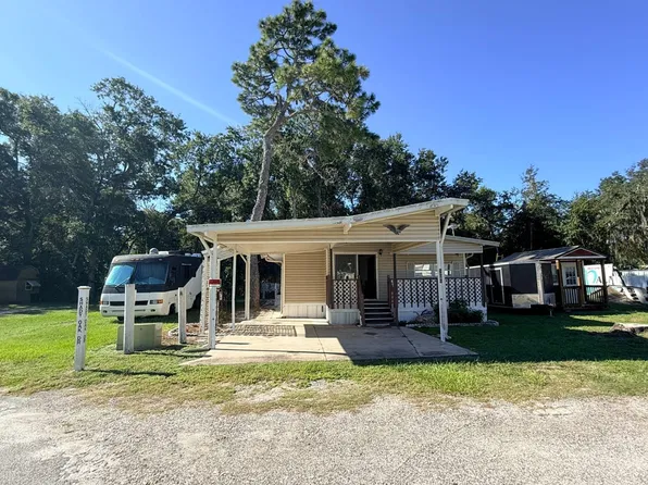 506 Shady Oaks Dr, Zephyrhills, FL 33540