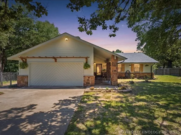 7024 W Canyon Rd, Tulsa, OK 74131