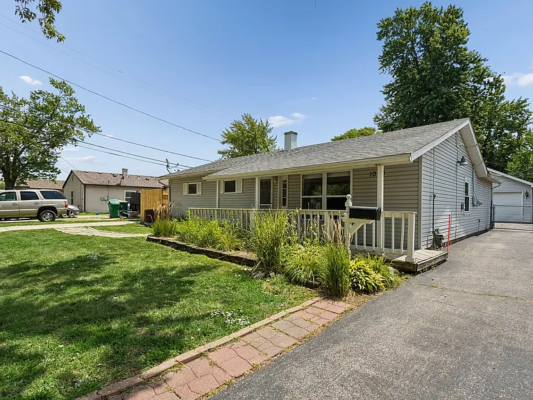 1023 Highland Ave — Photo 2