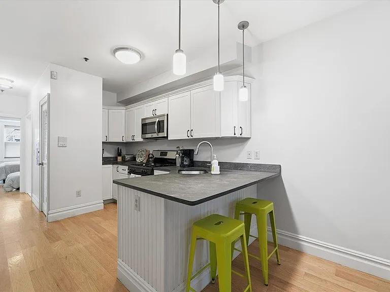 610 Madison St #1 — Photo 10