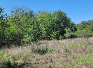 1070 Kerry Ln, Azle, TX 76020