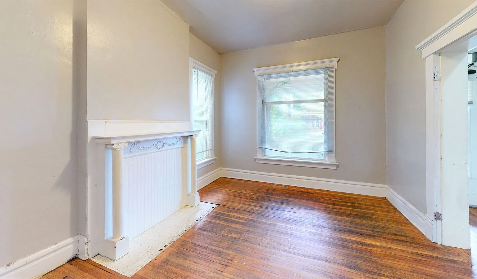 5 bed, 2.0 bath, $2,999 — Photo 2