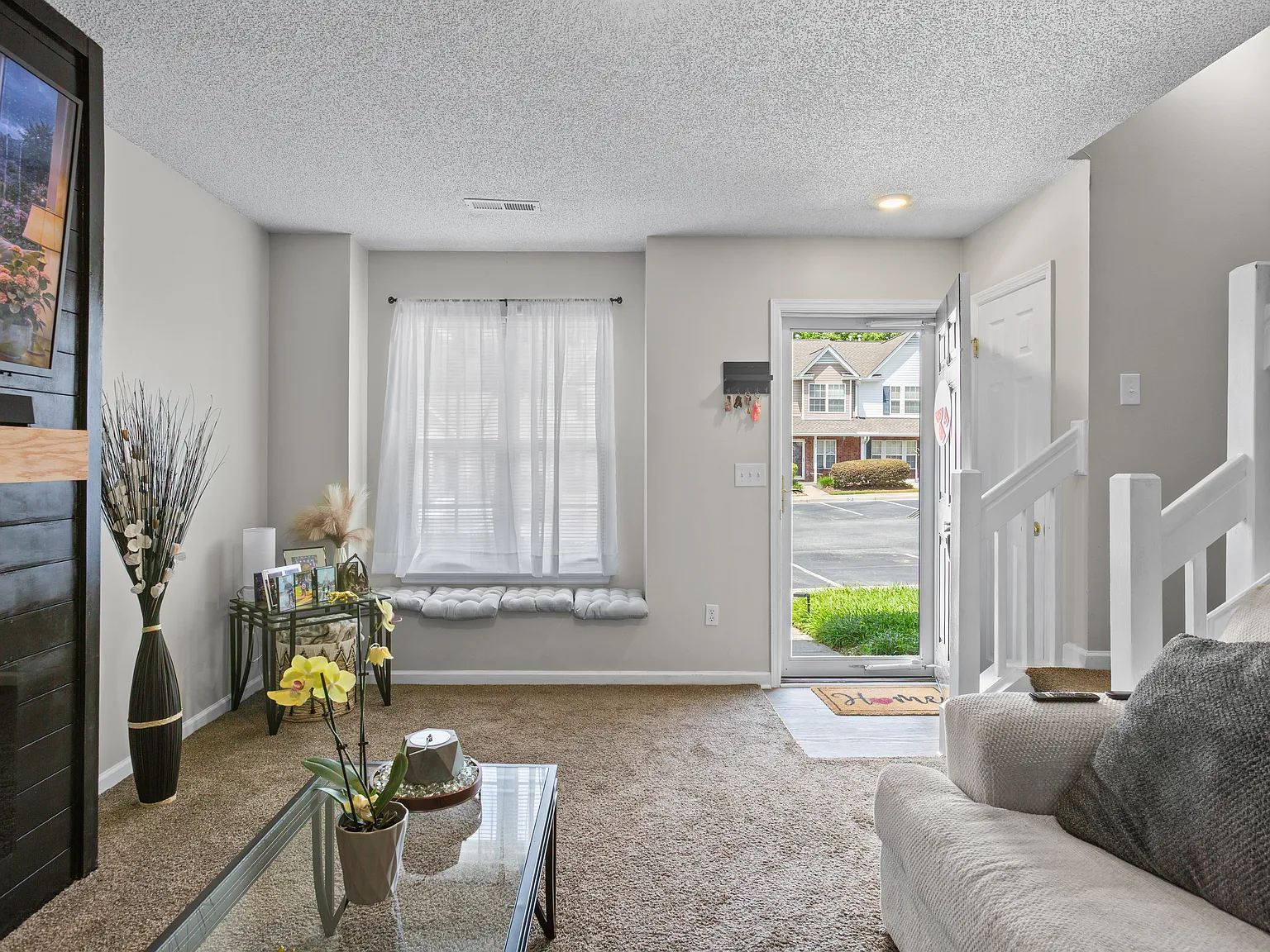 2 bed, 1008 sqft, $1,550 — Photo 4