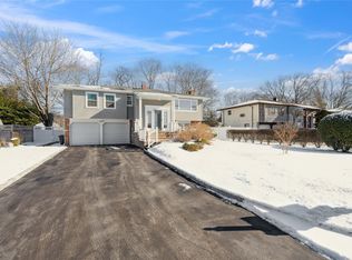 139 Saint Nicholas Ave, Smithtown, NY 11787
