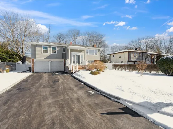 139 Saint Nicholas Avenue, Smithtown, NY 11787