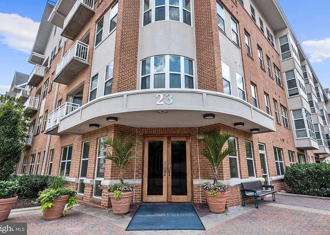 1 bed, 765 sqft, $2,200 — Photo 3