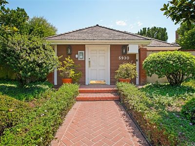 5930 Tampa Ave APT 202, Tarzana, CA, 91356