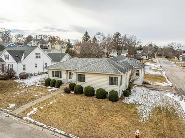 401 5th Street, New Glarus, WI 53574