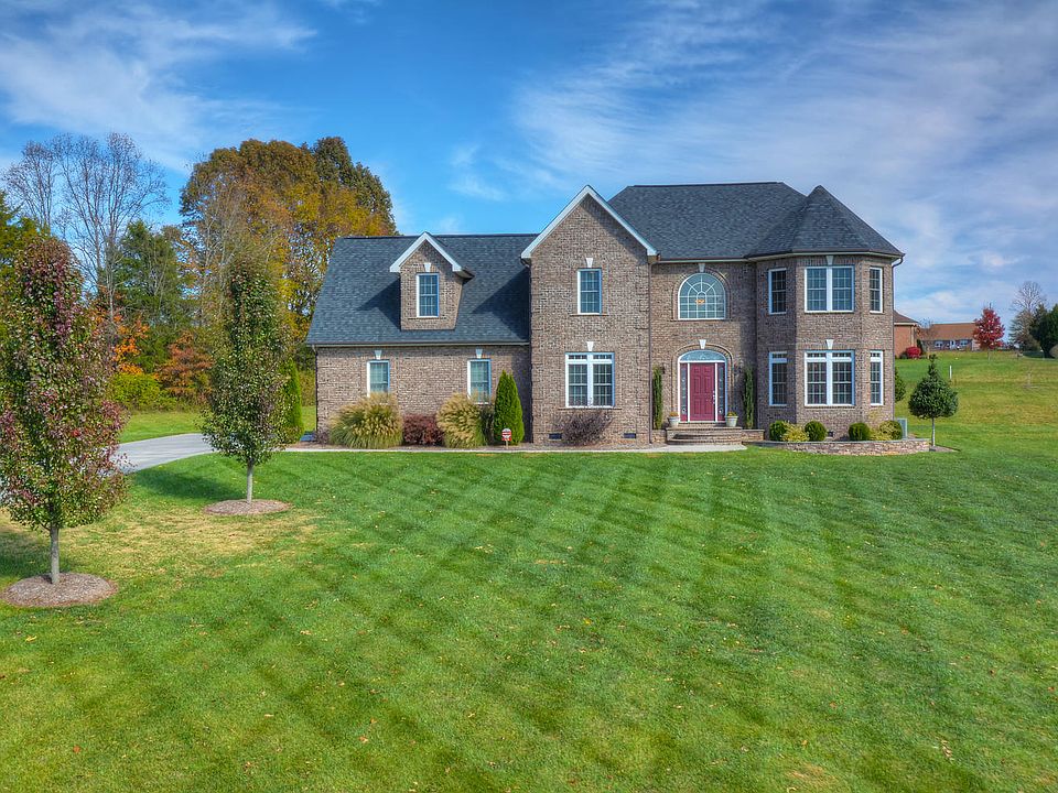 1st image of 120 Winfield Pl