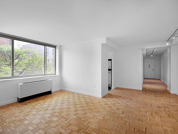 4th image of 360 W 43rd St APT N2k