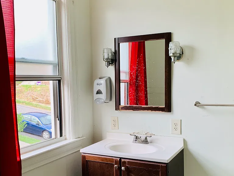 200 Princeton Ave #2 — Photo 9