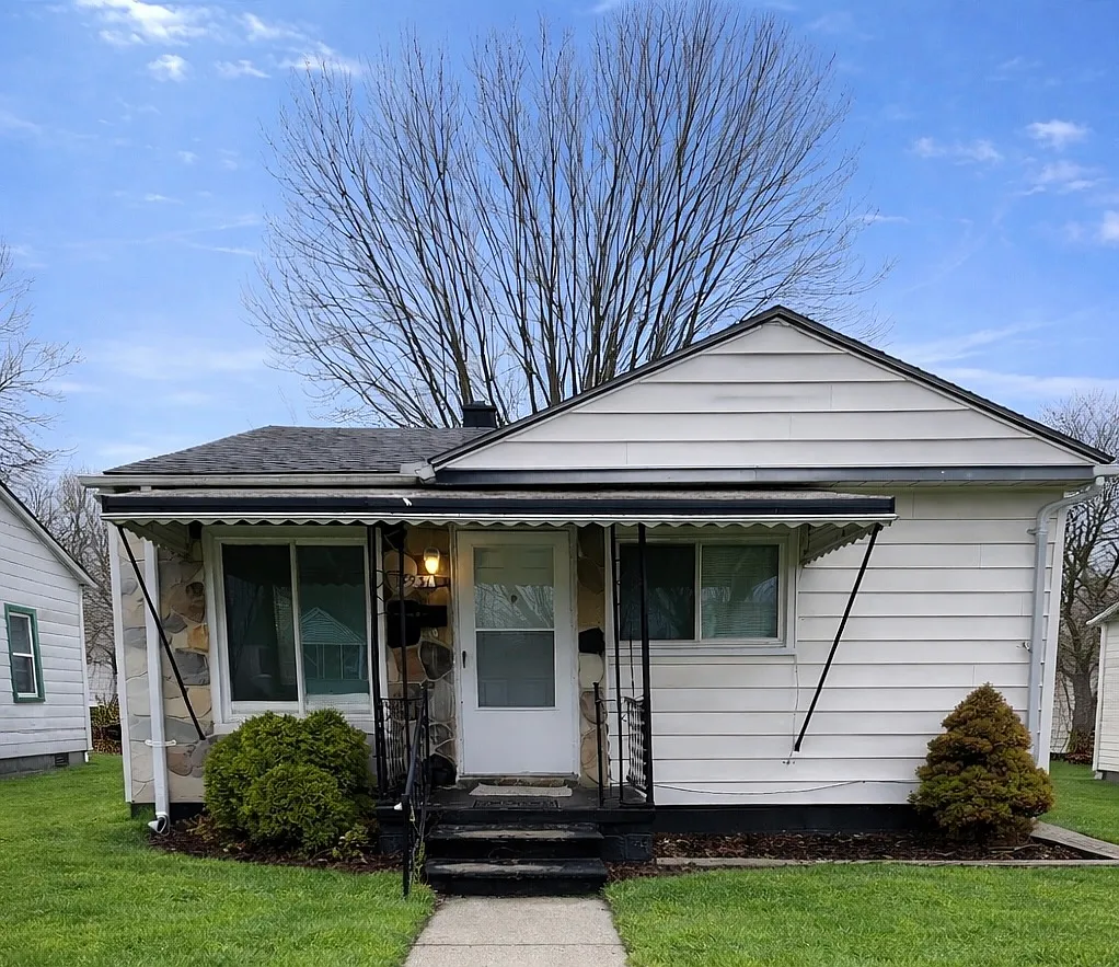13931 Knox Ave photo 1