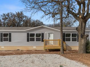 107 Valley St, Bridgeport, TX 76426