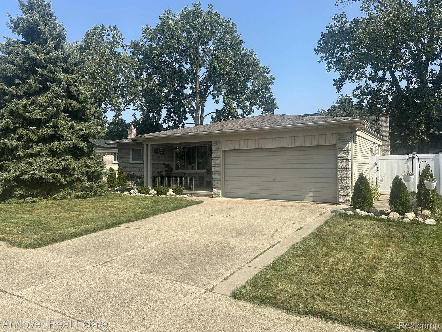 30820 Avondale Dr photo 1