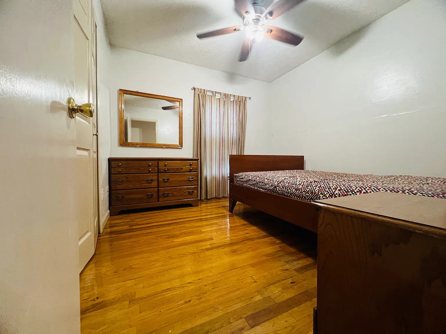 1 bed, 400 sqft, $1,000 — Photo 2