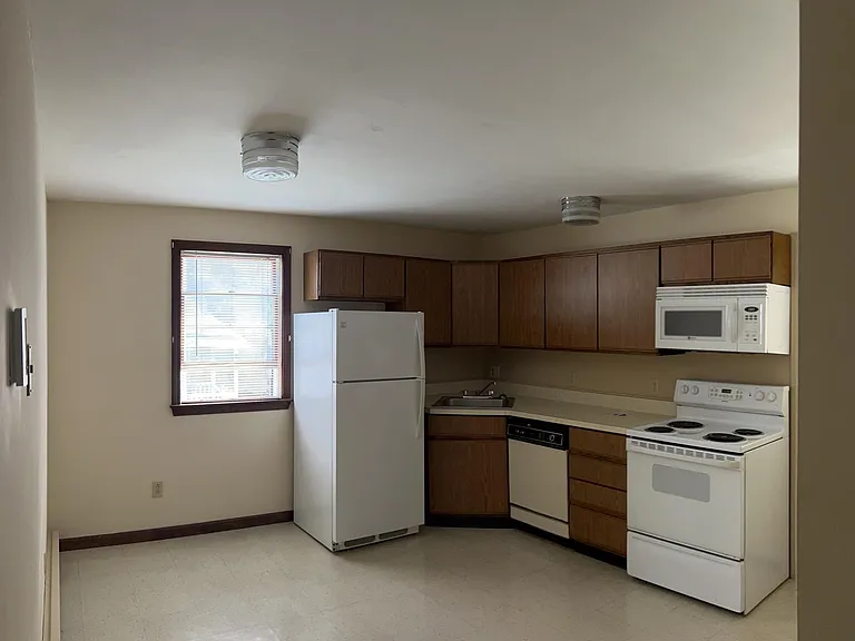 65 Henry Ave #3 — Photo 1