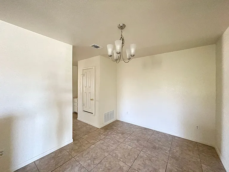 2609 Vernice Loop — Photo 7