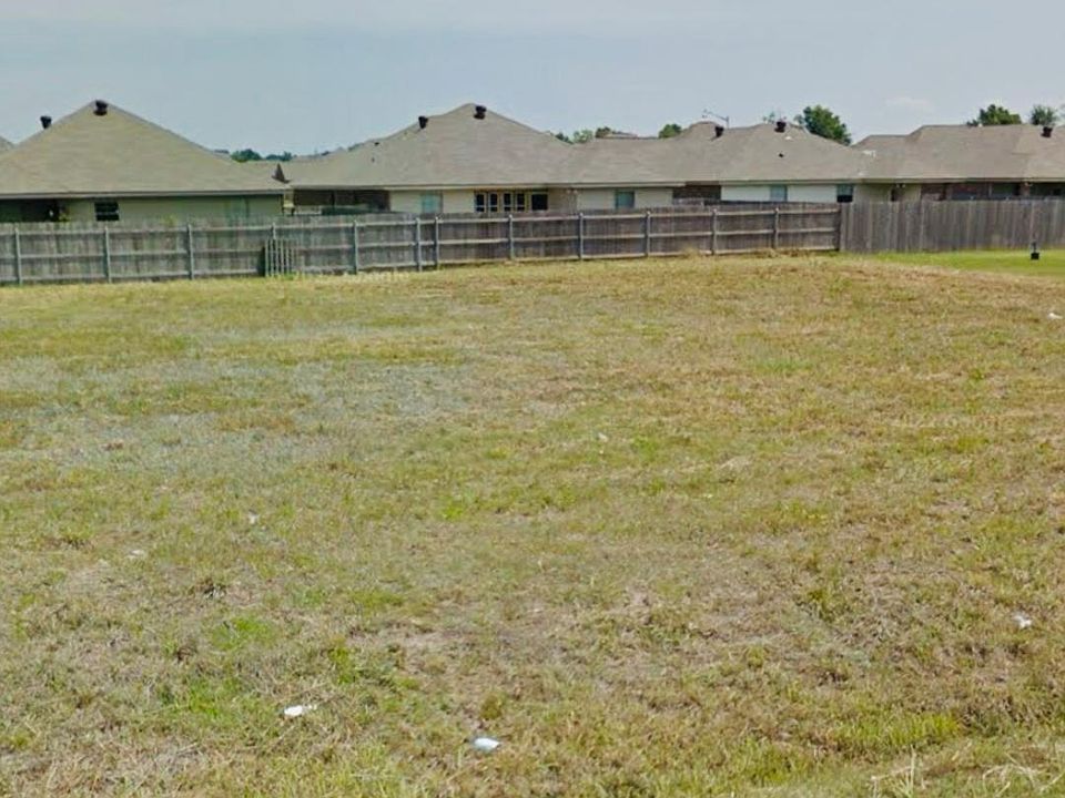1st image of 202 Sabine Dr