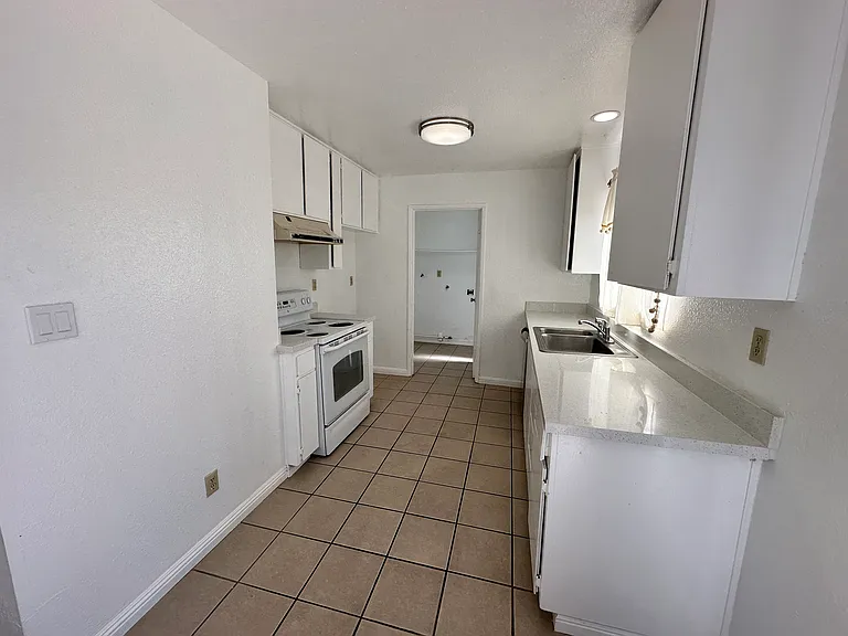 1750 Askren Ct — Photo 8