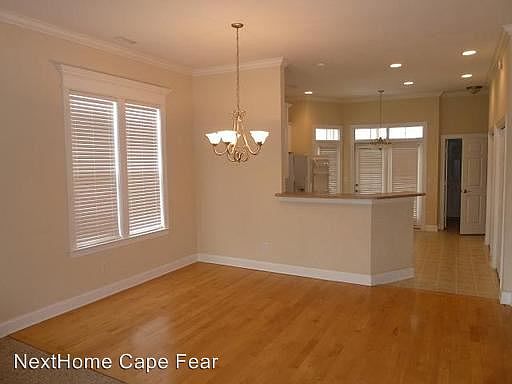 5th image of 3688 Sable Palm Ln SE