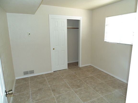 2nd image of 1631 W Hegel Ln Unit 4