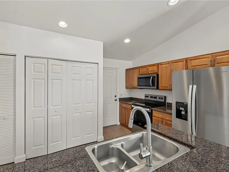 6254 Vista Garden Way #A — Photo 7