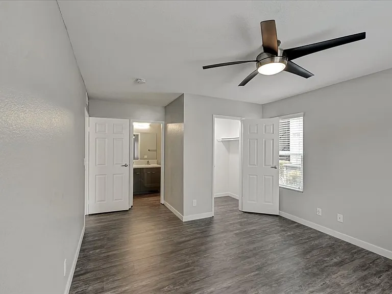 Corona Pointe Resort — Photo 35