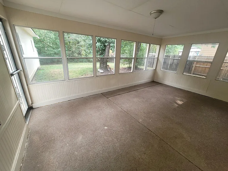Enclosed patio pic 2