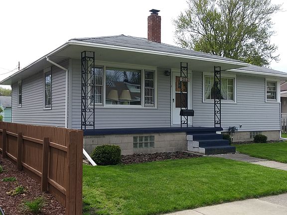 2nd image of 202 E Jeanette St