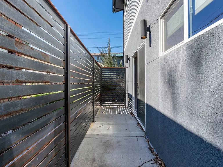 809 Forest St — Photo 23